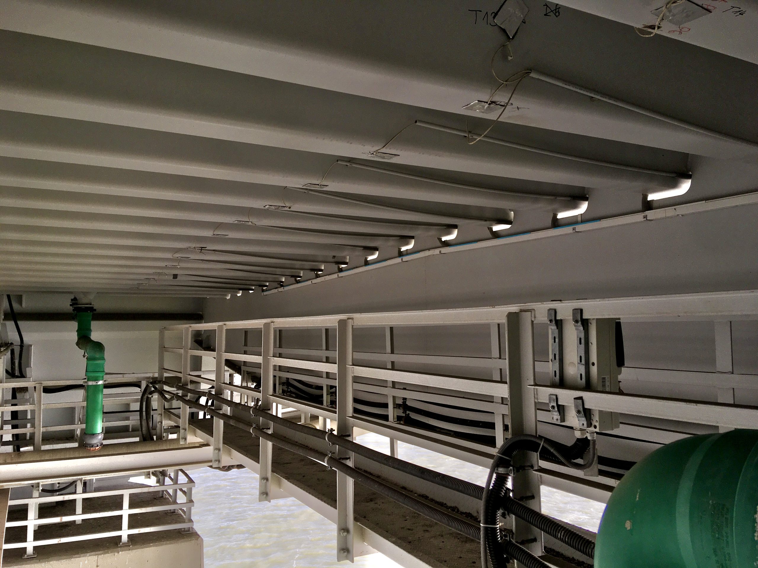 Sensor cabling installed along the underside of the Monostori Bridge structure